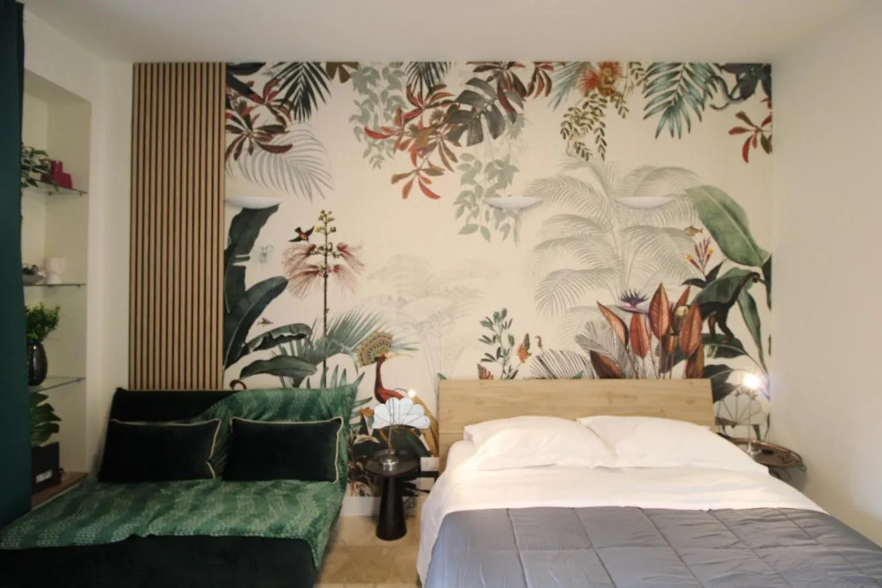 Milanrentals - Rainforest contacts